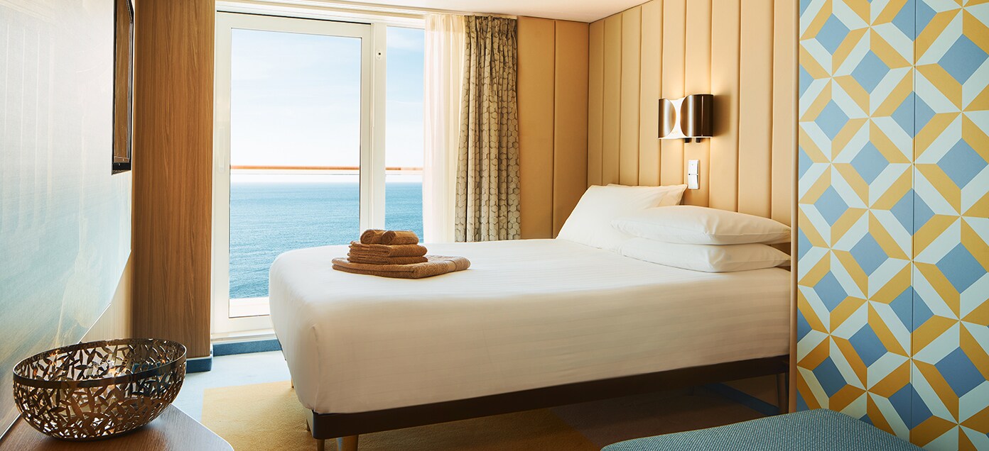 Cabine Balcon du Costa Smeralda, photographie officielle Costa. Vue de référence, configuration à confirmer.