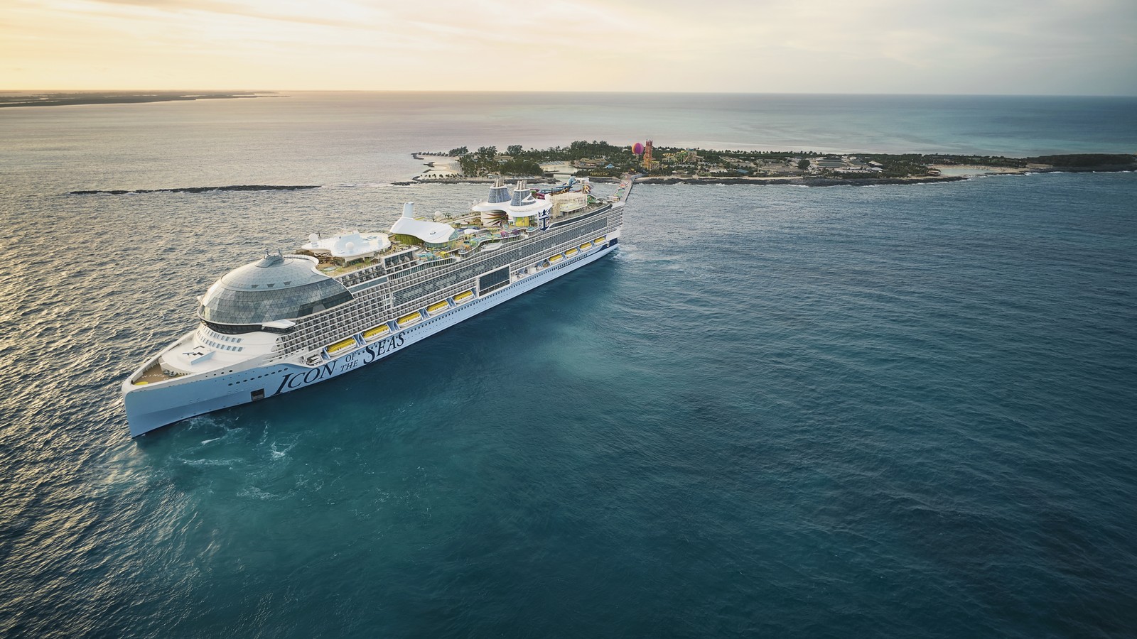 Icon of the Seas en approche de Perfect Day at CocoCay — photographie officielle Royal Caribbean