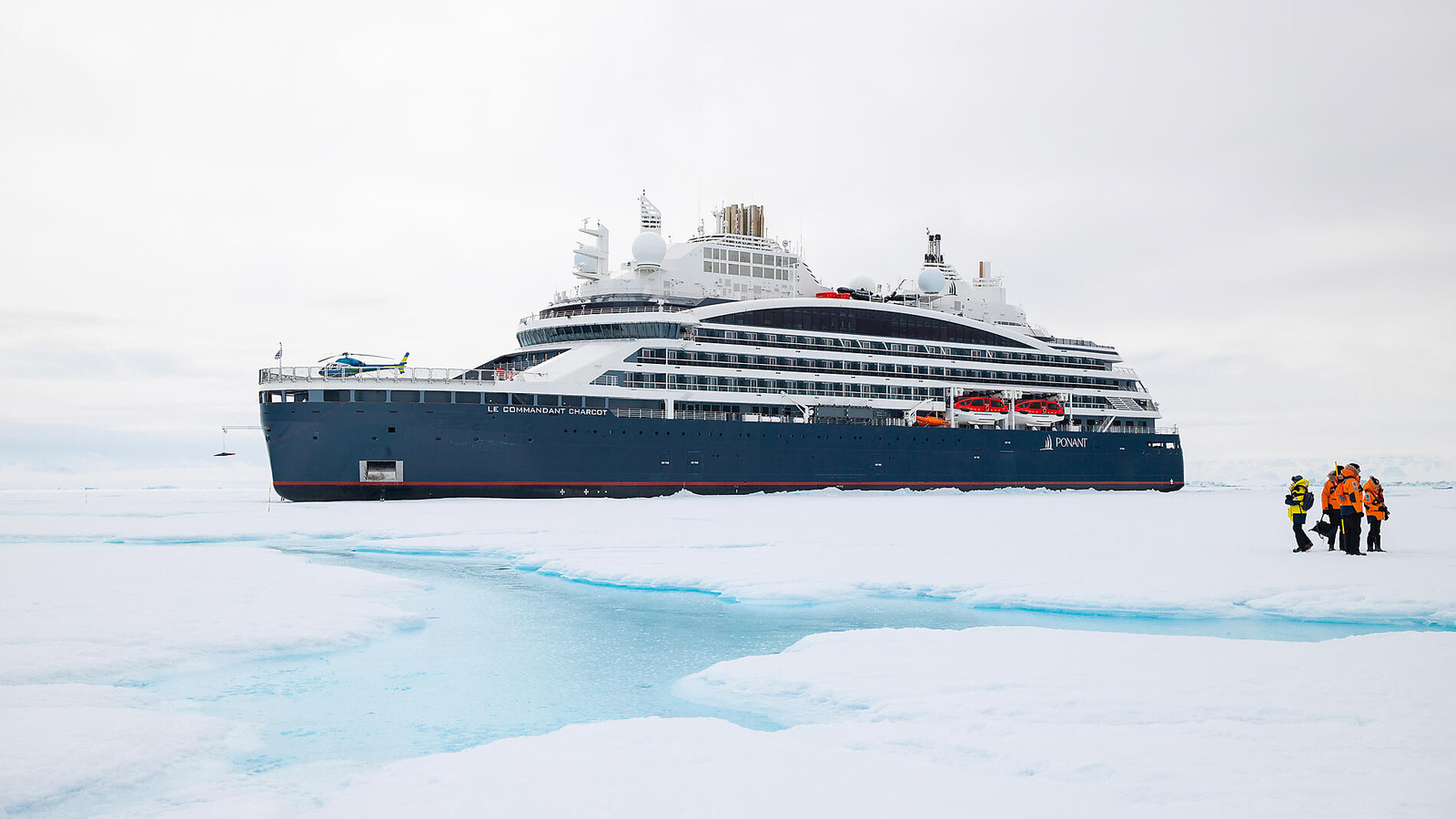 Le Commandant Charcot naviguant dans les glaces de la mer de Weddell, photographie officielle PONANT.